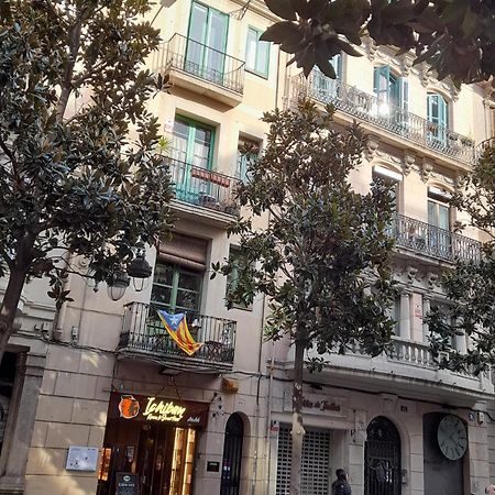La Casa De Laura Nisia B&B Barcelona Kültér fotó